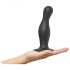 Strap-on-me Curvy L - bølget dildo med fod (sort)